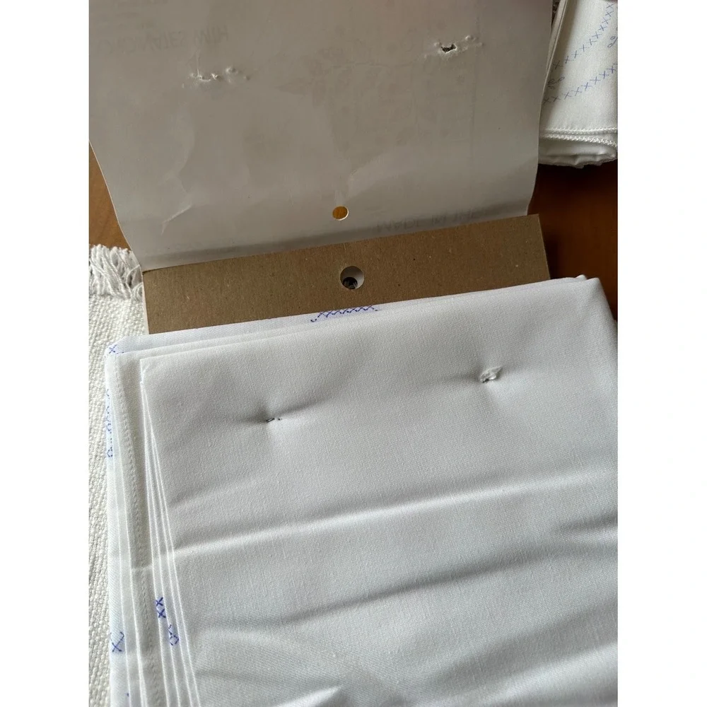 Tablecloth embroidery kit
